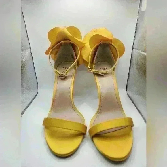 New York & Company Shoes - Ny&c Floral Accent Yellow Sandal Size 8